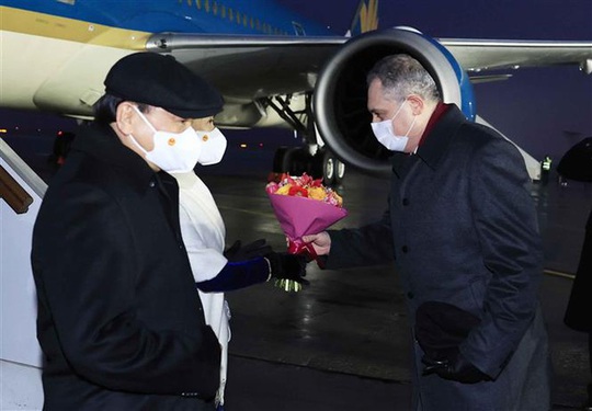 Chủ tịch nước Nguyễn Xuân Phúc đến Moscow, bắt đầu thăm chính thức Nga - Ảnh 4.