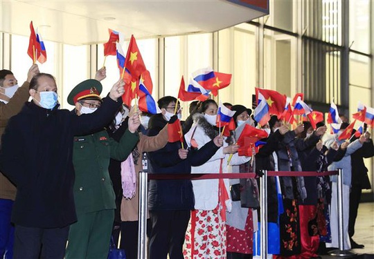 Chủ tịch nước Nguyễn Xuân Phúc đến Moscow, bắt đầu thăm chính thức Nga - Ảnh 3.