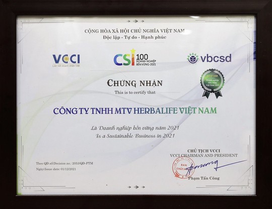 Herbalife Việt Nam tiếp tục được vinh danh top 100 Doanh nghiệp Bền vững Việt Nam 2021 - Ảnh 1.