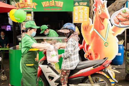 Hệ thống phân phối 3F Viet Food bắt tay với hãng xe Borzo - Ảnh 1.