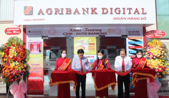 Agribank Tiền Giang đưa vào hoạt động 2 CDM Agribank Digital – Auto Banking - Ảnh 1.