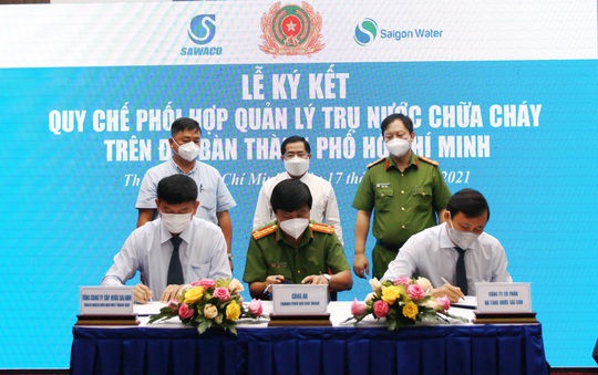 Sawaco, Saigon Water và Công an TP HCM phối hợp quản lý trụ nước chữa cháy - Ảnh 1.