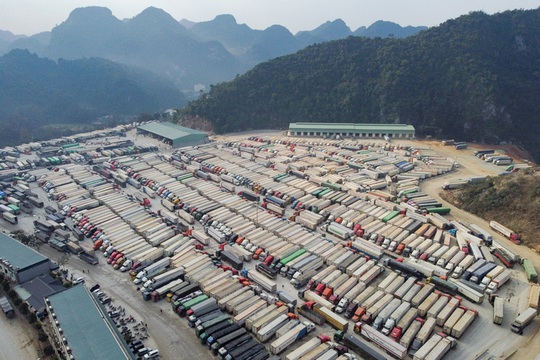 Tắc hàng hoá ở cửa khẩu thiệt hại hàng ngàn tỉ, kiến nghị Thủ tướng loạt giải pháp - Ảnh 1.