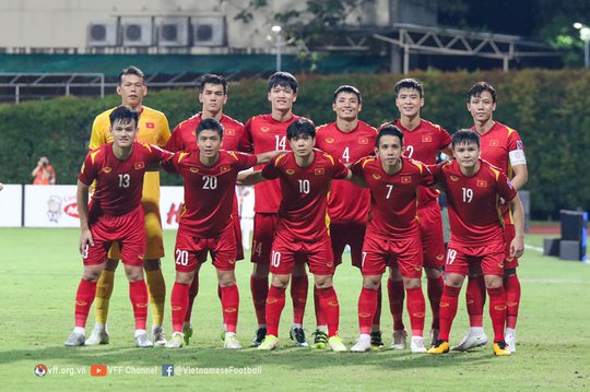 Thắng Campuchia 4-0, tuyển Việt Nam vào bán kết gặp Thái Lan - Ảnh 1.