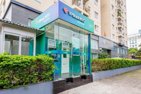 VPBank triển khai mô hình kiosk banking, cung cấp dịch vụ ngân hàng mọi thời điểm - Ảnh 1.