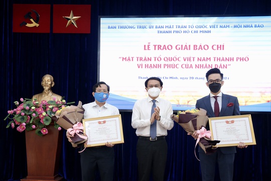 Báo Người Lao Động đoạt giải Nhất giải báo chí MTTQ TP HCM vì hạnh phúc nhân dân - Ảnh 2.