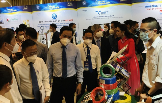 Nhiều sản phẩm, dịch vụ tiêu biểu TP HCM năm 2021 có mặt tại Triển lãm Tôn vinh hàng Việt - Ảnh 1.