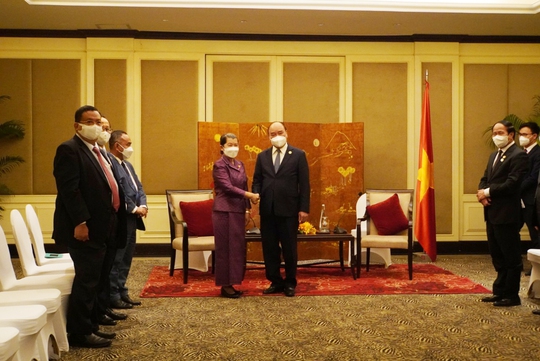 Chủ tịch nước gặp bà Mem Sam On, người bạn gần gũi của nhân dân Việt Nam - Ảnh 2.
