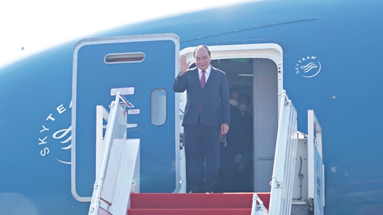 Chủ tịch nước đến Phnom Penh, bắt đầu chuyến thăm cấp nhà nước Campuchia - Ảnh 1.