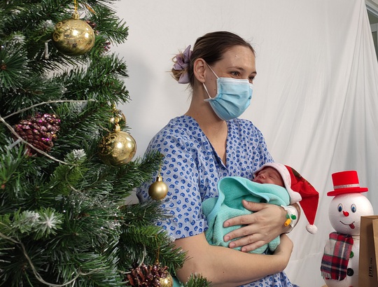CLIP: Noel siêu đáng yêu tại Bệnh viện Điều trị Covid-19 Từ Dũ - Ảnh 5.