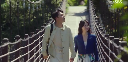 Tập 13 Bây giờ, chúng ta đang chia tay: phép màu đến với Song Hye Kyo - Ảnh 3.
