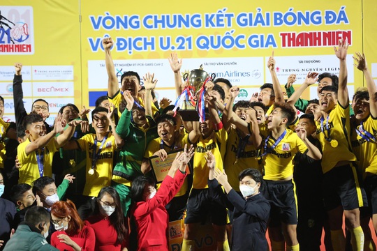 Vượt qua Hà Nội phút bù giờ, lứa đàn em Công Phượng lần đầu vô địch Giải U21 quốc gia 2021 - Ảnh 10.