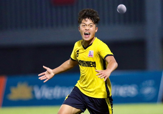 Vượt qua Hà Nội phút bù giờ, lứa đàn em Công Phượng lần đầu vô địch Giải U21 quốc gia 2021 - Ảnh 4.