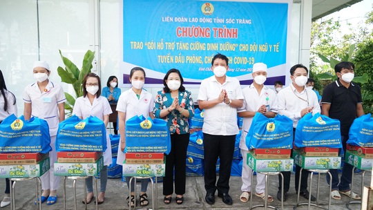 Sóc Trăng: Gần 1.500 gói hỗ trợ tăng cường dinh dưỡng cho tuyến đầu chống dịch - Ảnh 1.