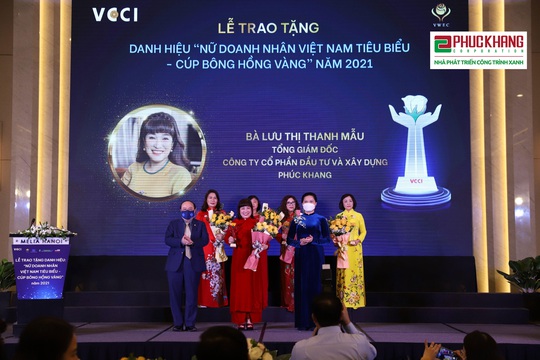 Bà Lưu Thị Thanh Mẫu đạt cúp Bông Hồng Vàng năm 2021 - Ảnh 3.