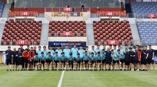 AFF Cup 2020: Sân Bishan đón 1.000 khán giả trận đội tuyển Việt Nam - Lào - Ảnh 1.