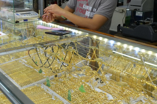 Giá vàng hôm nay 6-12: Vàng SJC cao hơn vàng nhẫn tới 9 triệu đồng/lượng - Ảnh 1.