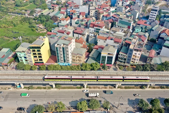 Cận cảnh tàu đường sắt đô thị Nhổn - ga Hà Nội chạy thử tốc độ tối đa 80 km/giờ - Ảnh 4.