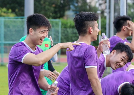 CLIP: Đội tuyển Việt Nam hứng khởi luyện tập với mục tiêu có điểm trước Malaysia - Ảnh 7.