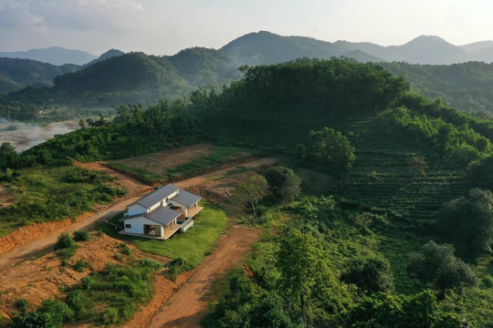Ngôi nhà Nhật Bản “mọc” trên đỉnh đồi, mang tầm nhìn vạn người mê - Ảnh 35.