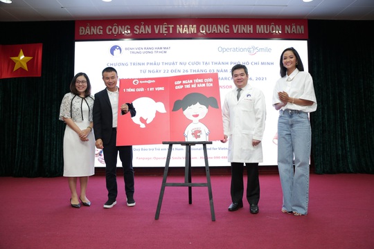 Con Bò Cười ký kết hợp tác 3 năm cùng Operation Smile - Ảnh 1.