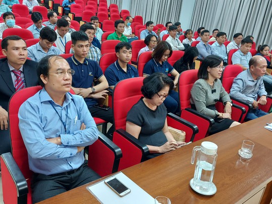 Hỗ trợ lao động mất việc chuyển đổi nghề nghiệp - Ảnh 1.