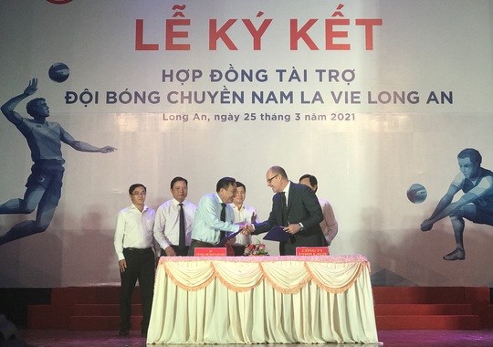 Nhận tài trợ 10 tỉ đồng, bóng chuyền nam Long An mơ ngày trở lại - Ảnh 1.