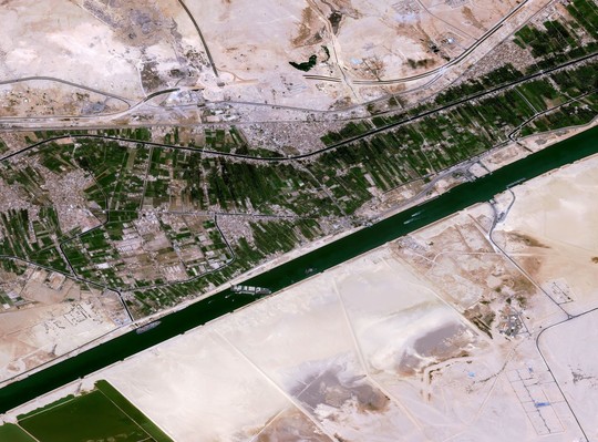 Toàn cảnh giải cứu siêu tàu mắc cạn trên kênh đào Suez - Ảnh 14.