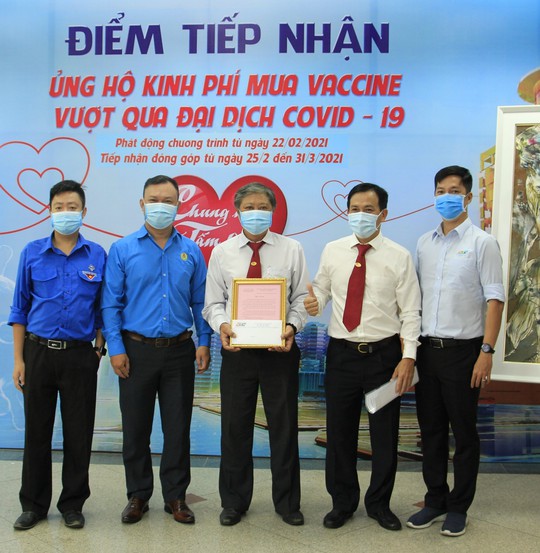 Vinasun Taxi quyên góp ủng hộ chương trình mua vacxin phòng, chống Covid-19  - Ảnh 1.