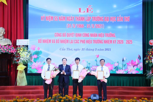 GS-TS Hà Thanh Toàn được tái bổ nhiệm hiệu trưởng ĐH Cần Thơ - Ảnh 2.