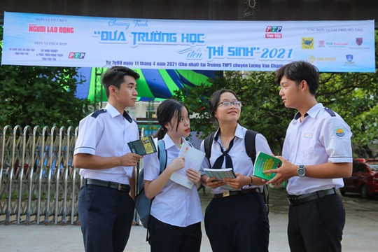 Đưa trường học đến thí sinh 2021 tại Phú Yên: Cơ hội vàng trước khi đặt bút dự thi - Ảnh 1.