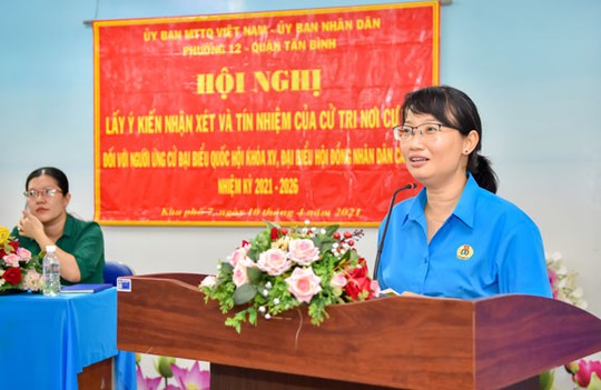 100% cử tri tín nhiệm giới thiệu bà Trần Thị Diệu Thúy ứng cử Đại biểu Quốc hội khóa XV - Ảnh 1.