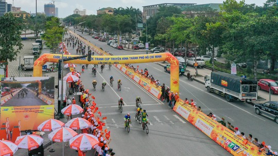 Giải xe đạp Cúp Truyền hình TP HCM: Trần Tuấn Kiệt tỏa sáng tại quê Bác - Ảnh 3.