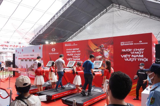 Techcombank lan tỏa tinh thần vượt trội: Từ “Làng Marathon” đến đường chạy đẳng cấp quốc tế - Ảnh 3.