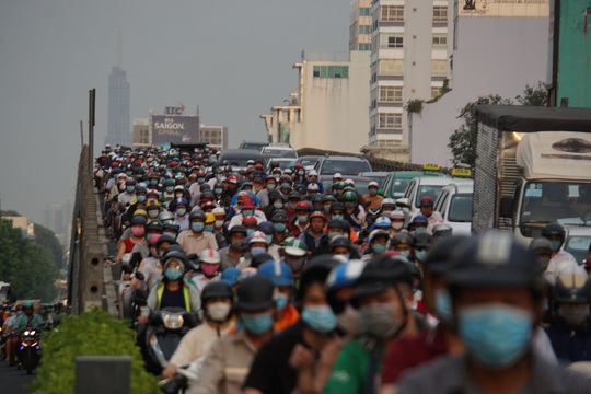Điểm mặt hàng loạt tuyến đường “coi chừng” ùn tắc dịp lễ 30-4 - Ảnh 3.