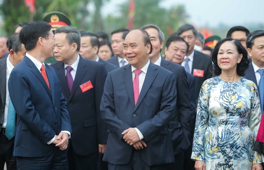 CLIP: Chủ tịch nước Nguyễn Xuân Phúc dâng hương tưởng niệm các vua Hùng - Ảnh 5.