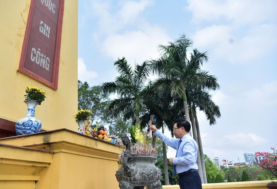 Dâng hương tưởng niệm nguyên Phó Chủ tịch Hội đồng Bộ trưởng Nguyễn Cơ Thạch - Ảnh 2.