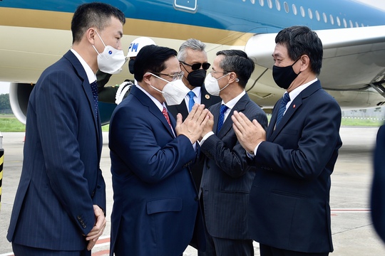 Thủ tướng Phạm Minh Chính tới Indonesia, bắt đầu chuyến công tác nước ngoài đầu tiên - Ảnh 1.