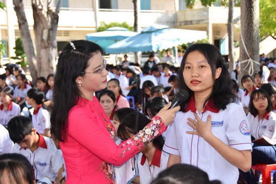 Đưa trường học đến thí sinh năm 2021 tại Bình Thuận: Quan tâm ngành hot và nguồn nhân lực - Ảnh 1.