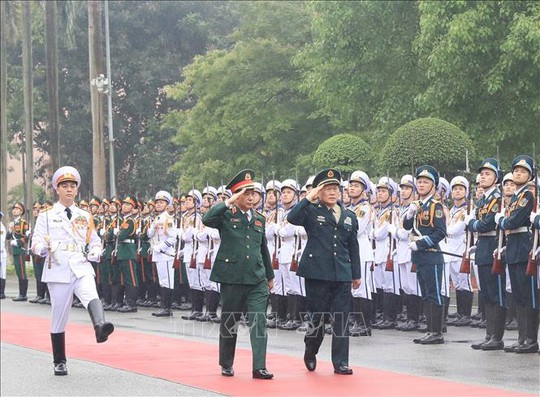 Bộ trưởng Phan Văn Giang đón Bộ trưởng Quốc phòng Trung Quốc thăm Việt Nam - Ảnh 4.