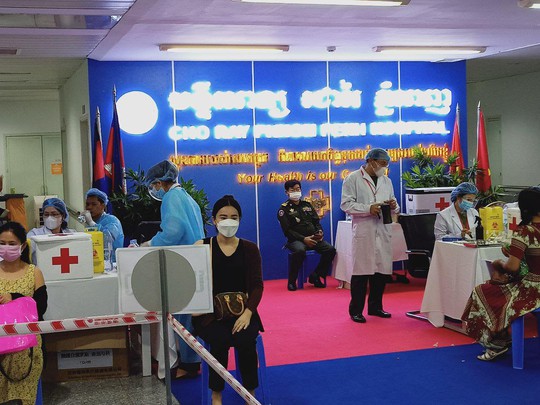 Campuchia chọn Bệnh viện Chợ Rẫy Phnom Penh là nơi điều trị bệnh nhân Covid-19 - Ảnh 2.