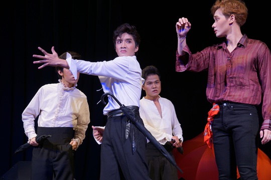 Romeo và Juliet cuốn hút khán giả, khiến Việt Anh, Hồng Vân hạnh phúc - Ảnh 7.