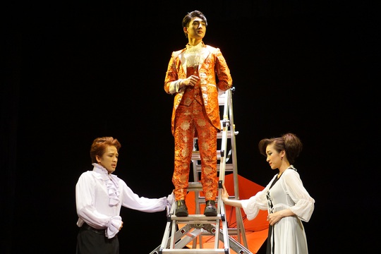 Romeo và Juliet cuốn hút khán giả, khiến Việt Anh, Hồng Vân hạnh phúc - Ảnh 9.