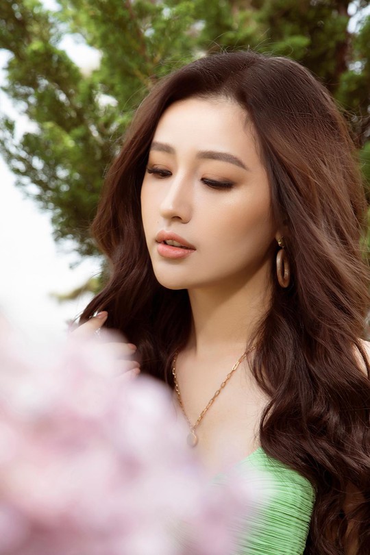Mai Phương Thúy hóa nàng thơ ở Đà Lạt - Ảnh 11.