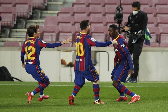 Messi lập kỷ lục, trọng tài nghi tiếp tay Barcelona hạ Valladolid - Ảnh 8.