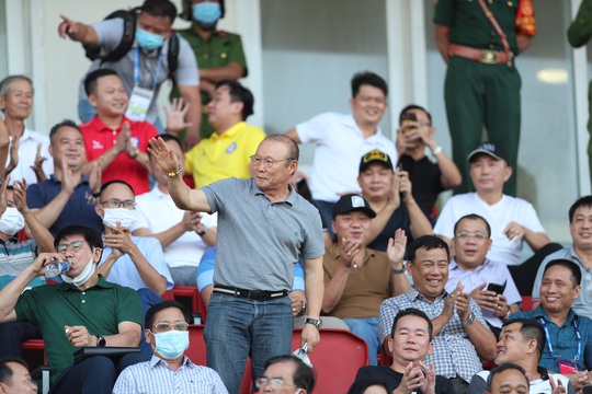 Công Phượng và Văn Toàn lập công, Hoàng Anh Gia Lai lấy lại ngôi đầu V-League 2021 - Ảnh 6.