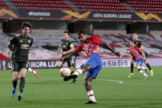 Hạ đẹp chủ nhà Granada, Man United chờ vé bán kết Europa League - Ảnh 4.