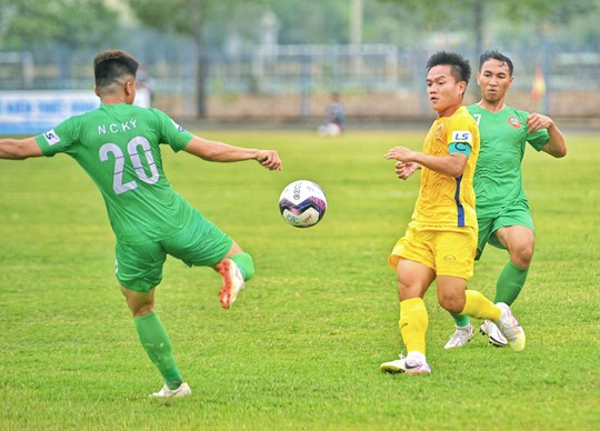 CLB Quảng Nam gây thất vọng tại Giải Hạng nhất 2021 - Ảnh 2.