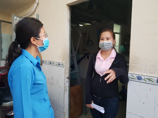 Động viên công nhân ở trọ bị ảnh hưởng bởi dịch Covid-19 - Ảnh 3.