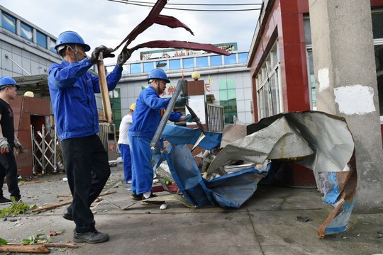 Trung Quốc: Lốc xoáy càn quét 2 thành phố, hàng trăm người thương vong - Ảnh 3.